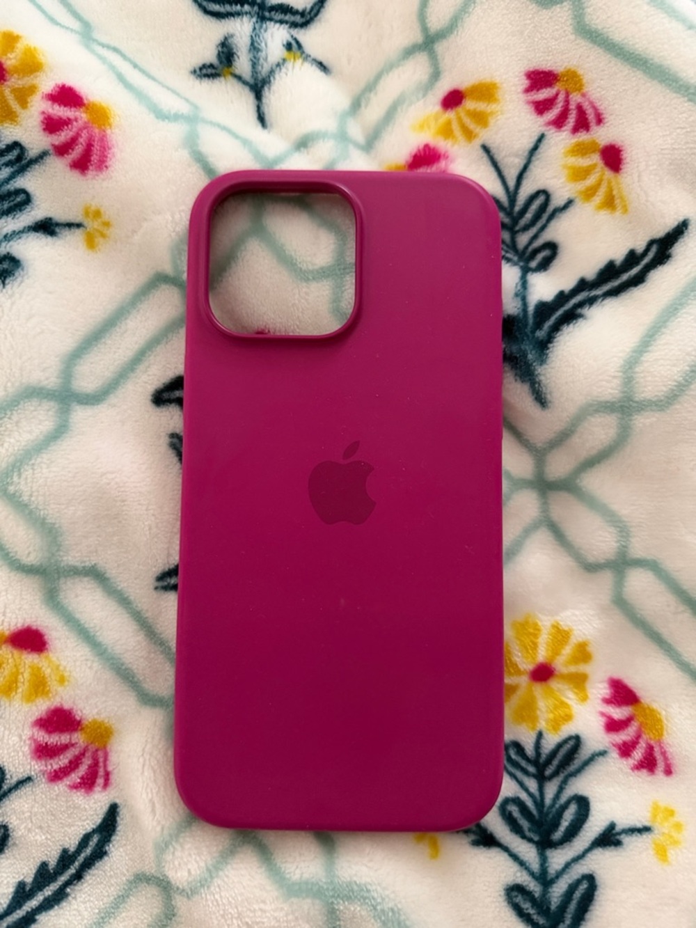 Apple Silicone iPhone Case in Magenta I phone 16 pro max